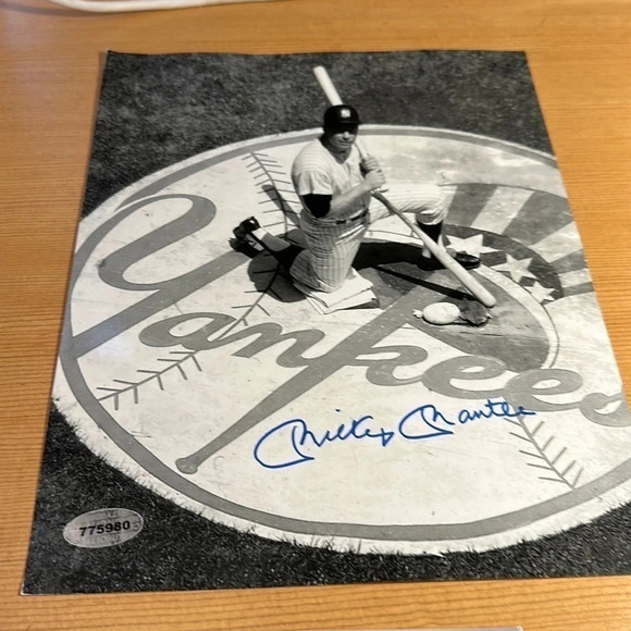 - - Mantle New York Yankees signed photo - Picture 1 of 2